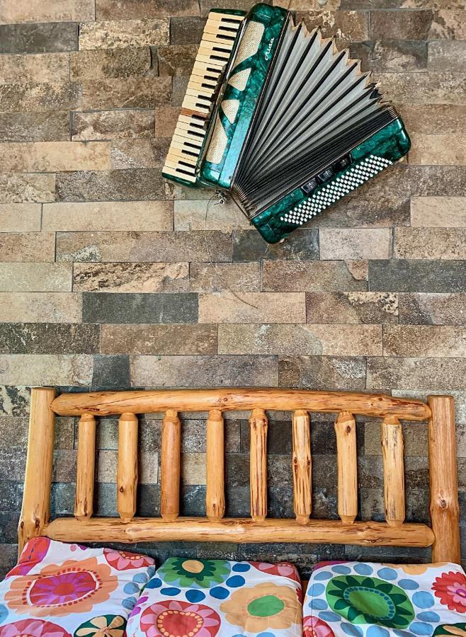 Chata Musica Malatiny Buitenkant foto